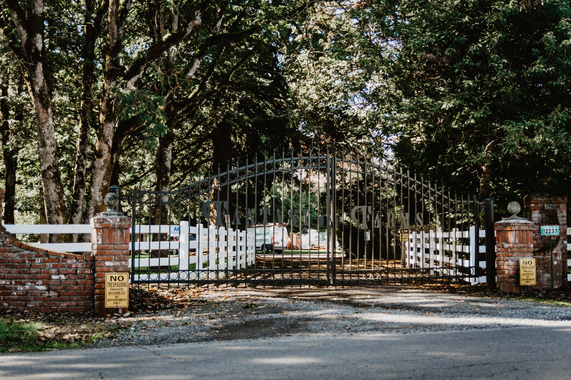 outdoor-gates-fantasy-farms outdoor-gates-fantasy-farms
